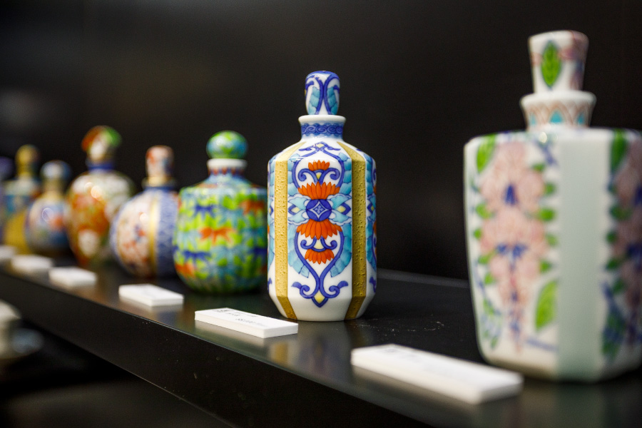 畑萬陶苑 - 秘窯の里伊万里大川内山へ日本の伝統工芸品伊万里焼